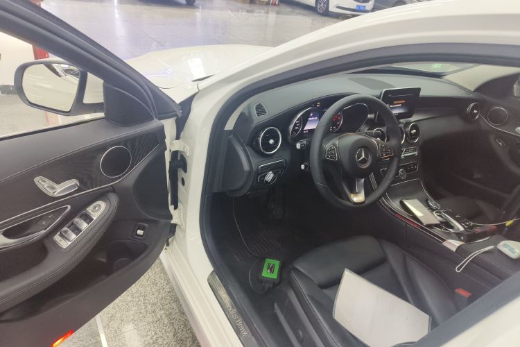 奔驰C级 2017款 C 180 L 运动版中控内饰20