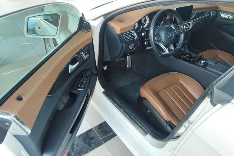 奔驰CLS 2017款 CLS 260逸彩版中控内饰7003