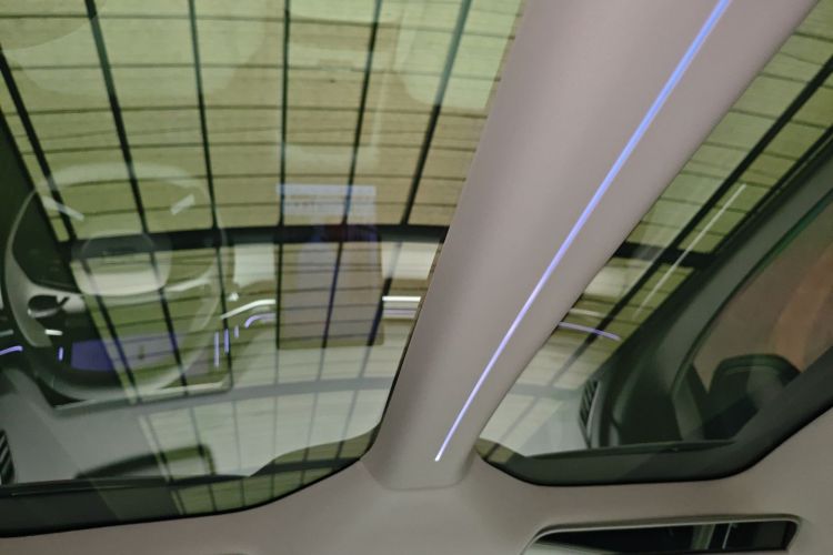 吉利银河 银河L6 2023款 125km 星舰中控内饰22