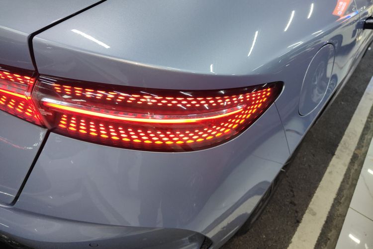 比亚迪 海豹 2022款 550km 标准续航后驱版尊贵型车身外观9