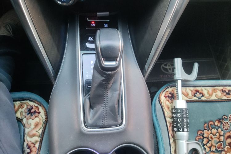 丰田 凌放HARRIER 2022款 双擎 2.5L CVT四驱尊享版中控内饰18