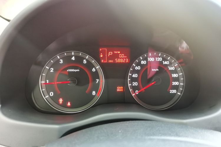 现代 瑞纳 2014款 1.4L 自动领先型GLX中控内饰14