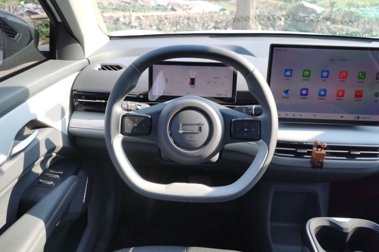 奔腾 悦意03 2025款 445km 欢悦版局部细节13