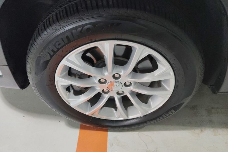 Jeep 自由光 2019款 2.0T 两驱智享版 国V车身外观35