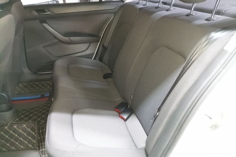 大众 桑塔纳 2018款 1.5L 自动风尚版中控内饰7004