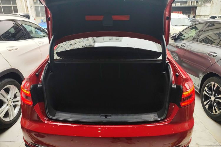 奥迪A4L 2019款 40 TFSI 进取型 国VI局部细节23