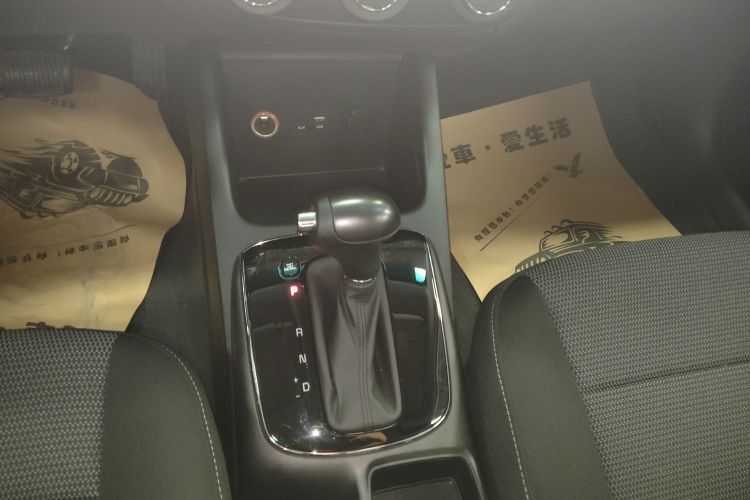起亚K3 2016款 1.6L 自动天窗版中控内饰18