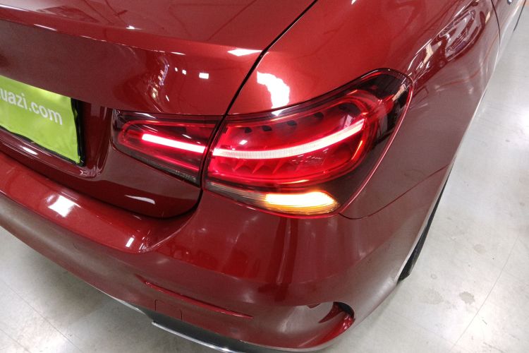 奔驰A级 2019款 改款 A 180 L 运动轿车车身外观9