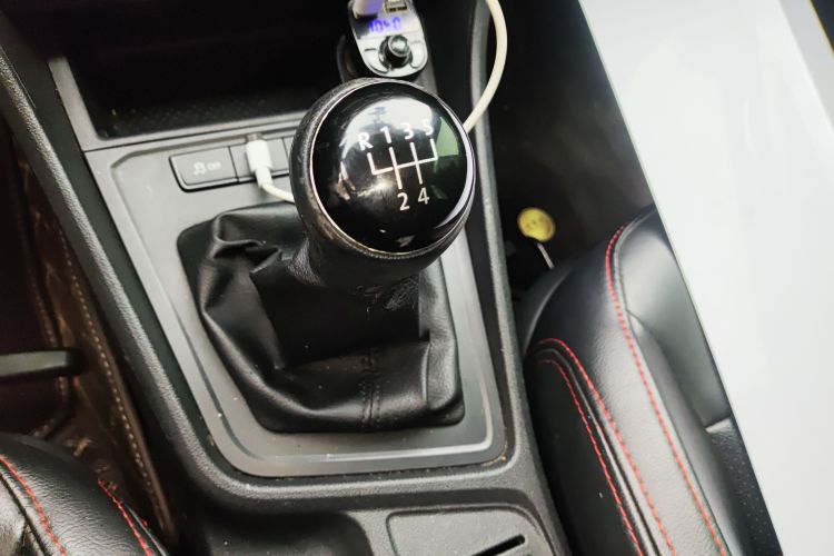 大众 朗逸 2017款 1.6L 手动风尚版中控内饰18