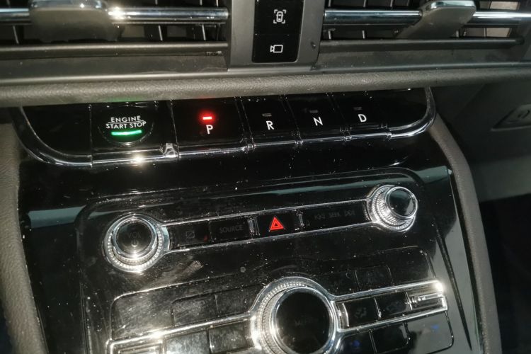 林肯 冒险家新能源 2021款 PHEV 四驱e享版中控内饰18