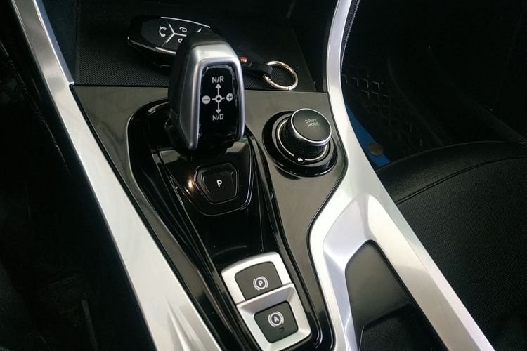 领克01 2017款 2.0T 四驱劲Pro版中控内饰18