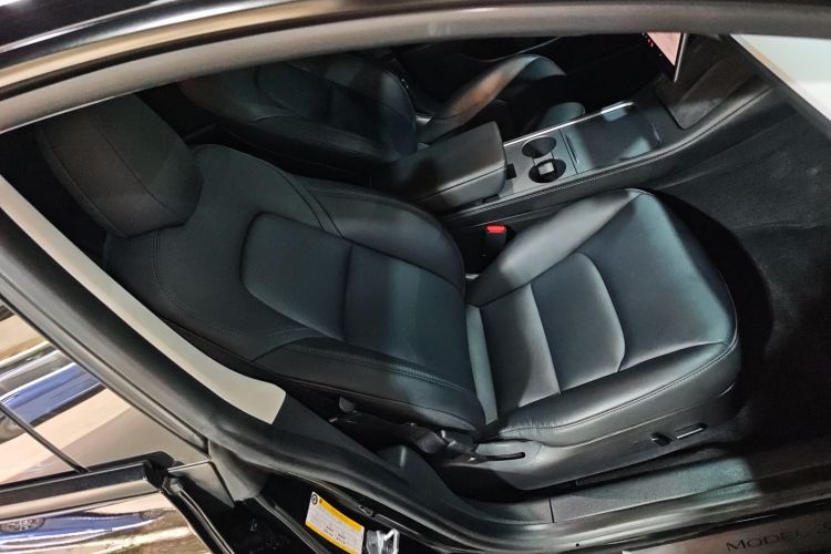 特斯拉 Model 3 2022款 后轮驱动版局部细节41