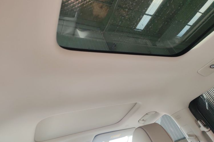 腾势D9 2022款 DM-i 1040 尊贵型中控内饰22