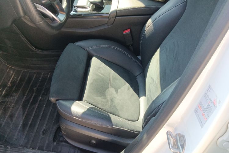 奔驰A级 2022款 改款三 A 200 L 运动轿车时尚型中控内饰19