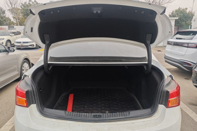 别克 威朗 2017款 三厢 15S 自动领先型机舱底盘23