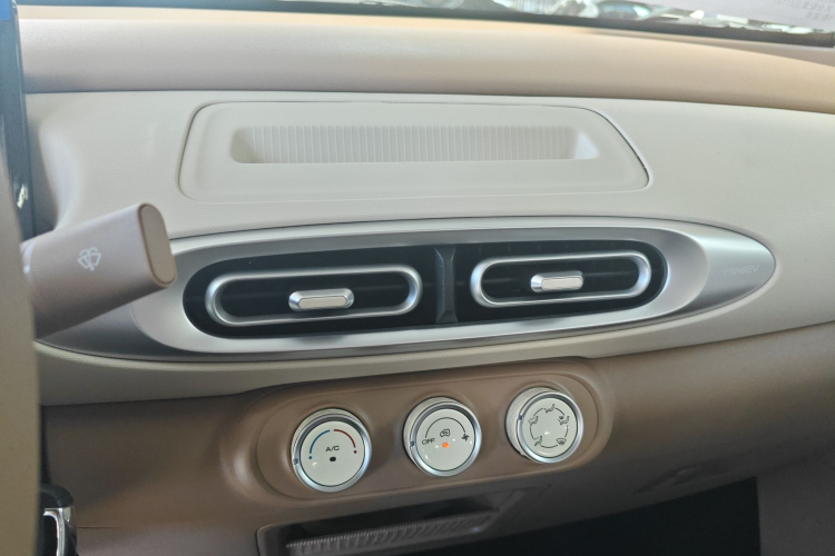 五菱汽车 宏光MINIEV 2025款 四门版 进阶款中控内饰16