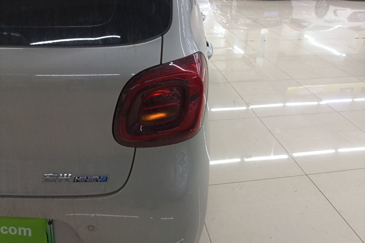 五菱汽车 宏光MINIEV 2025款 四门版 进阶款车身外观9
