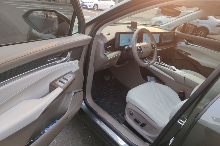 荣威RX9 2023款 2.0T 两驱优享版中控内饰20