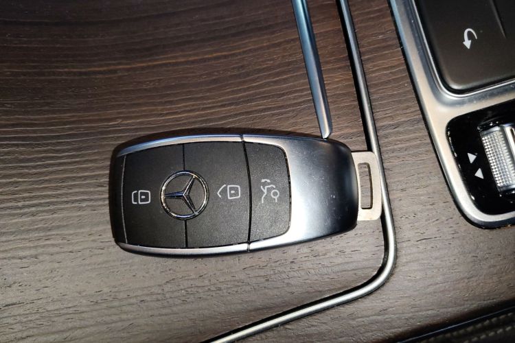 奔驰GLC 2021款 GLC 300 L 4MATIC 动感型中控内饰7001