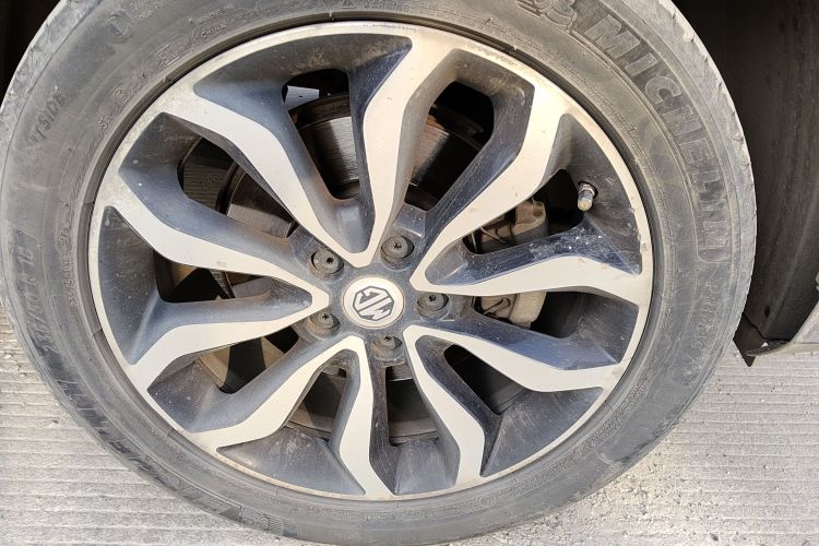 名爵 锐腾 2015款 1.5TGI TST豪华版车身外观10