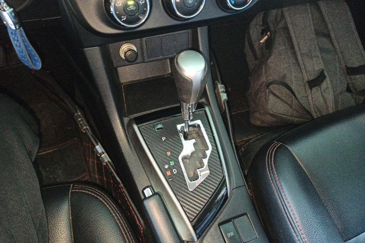 丰田 雷凌 2014款 1.6G CVT精英版中控内饰18