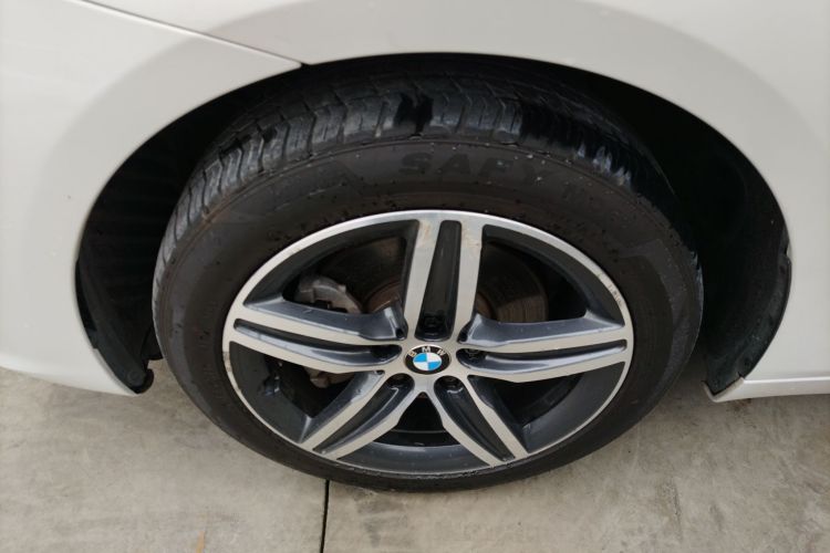 宝马2系旅行车 2016款 218i 运动设计套装车身外观6007