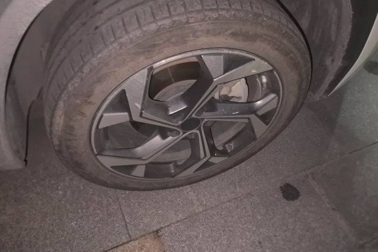 吉利汽车 博越L 2023款 1.5TD DCT尊贵型车身外观6007