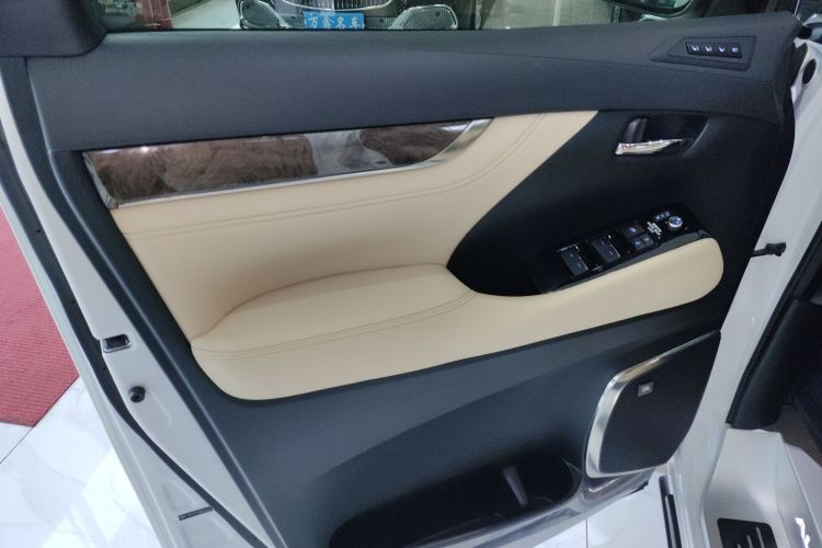 丰田 埃尔法 2021款 双擎 2.5L 尊贵版中控内饰47