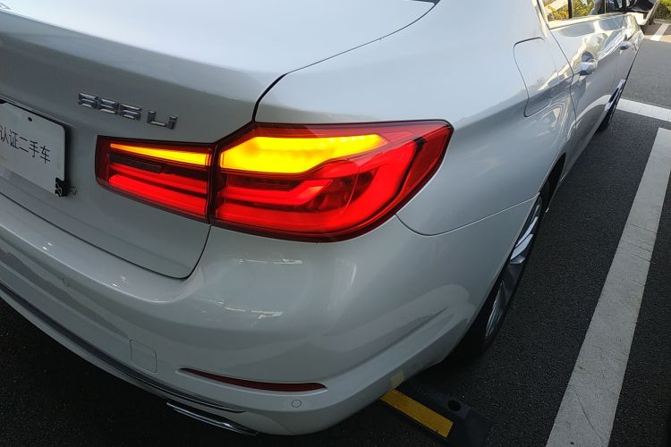 宝马5系 2020款 525Li 豪华套装车身外观6006