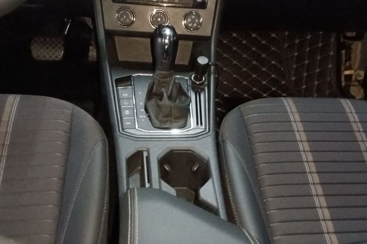 大众 朗逸 2019款 280TSI DSG舒适版 国VI中控内饰18