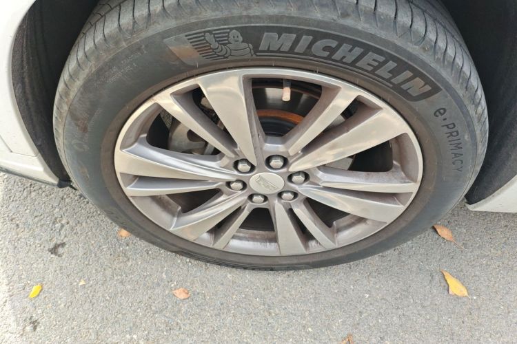 凯迪拉克XT6 2020款 28T 六座四驱豪华型车身外观6007