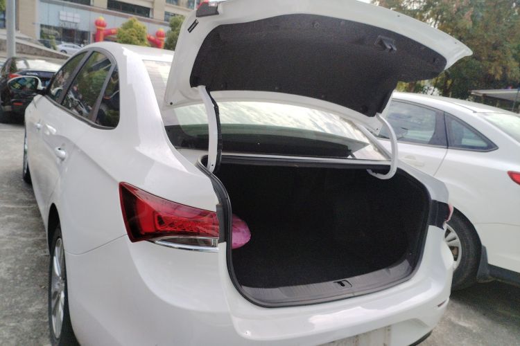 别克 英朗 2021款 改款 典范 1.5L 自动精英型机舱底盘23