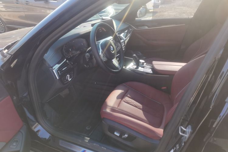 宝马5系 2022款 改款二 525Li M运动套装中控内饰19