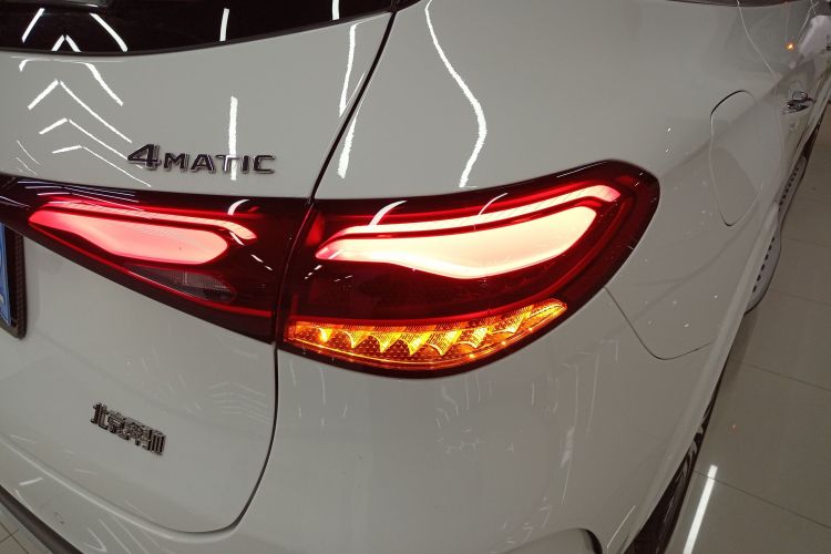 奔驰GLC 2024款 GLC 300 L 4MATIC 豪华型 5座车身外观9