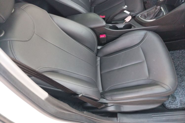 别克 英朗 2021款 改款 1.3T 自动轻混动精英型局部细节41