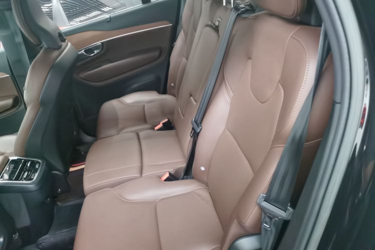 沃尔沃XC90 2023款 B6 智逸豪华版 7座中控内饰7004