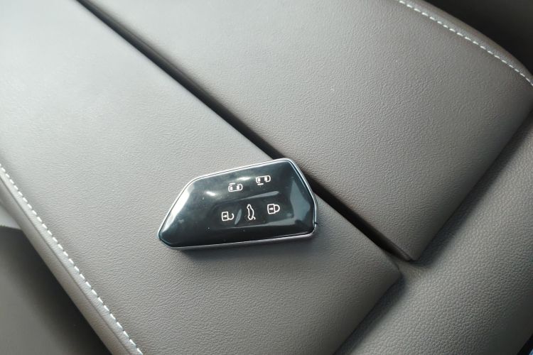 大众 威然 2024款 330TSI 豪华版中控内饰11