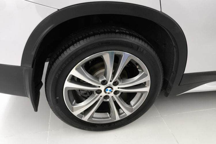 宝马X1 2018款 xDrive20Li 尊享型车身外观6008