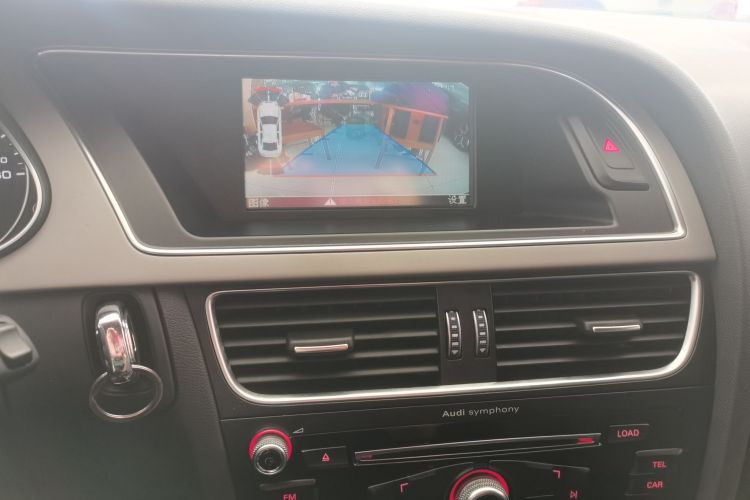 奥迪A4L 2016款 35 TFSI 典藏版 自动标准型中控内饰16