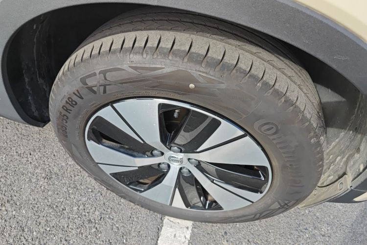 沃尔沃XC40 2025款 B3 智远豪华版车身外观10