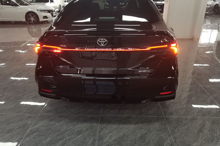 丰田 亚洲龙 2024款 双擎 2.5L XLE尊贵版车身外观6