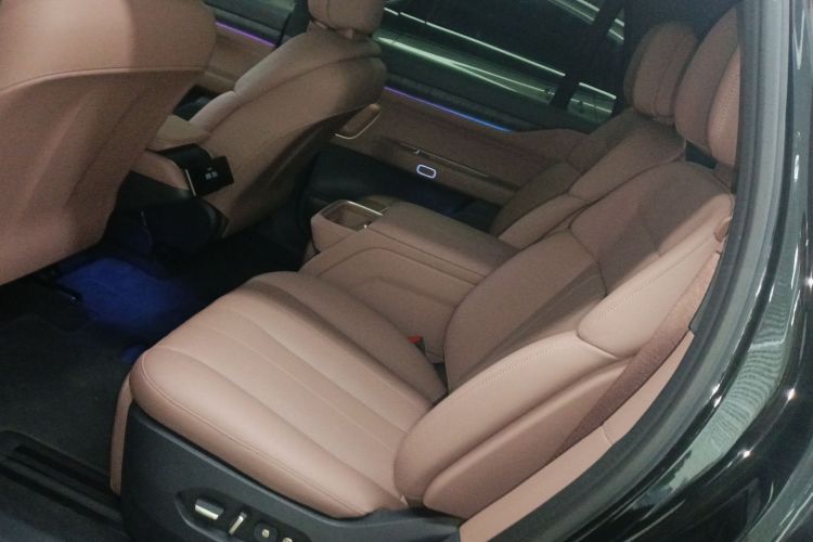 蔚来ES8 2023款 75kWh 行政版中控内饰21