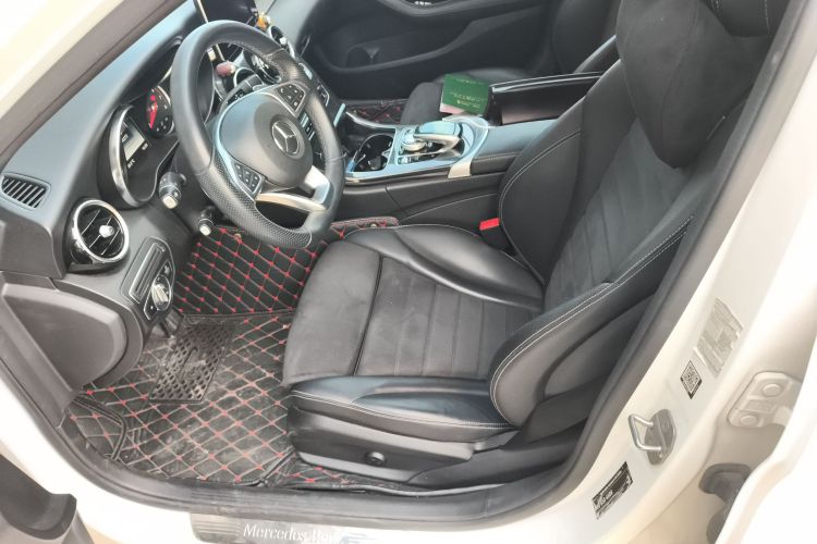 奔驰C级 2018款 C 200 运动版中控内饰19