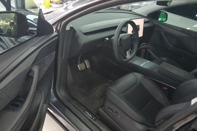 特斯拉 Model Y 2025款 长续航全轮驱动 首发版中控内饰20