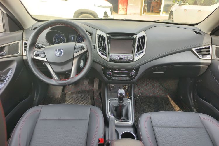 长安 逸动 2016款 1.6L 手动风尚型中控内饰12