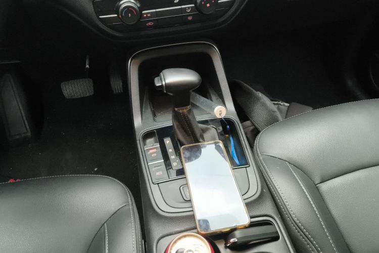 观致5 2018款 改款 1.6T 自动领先型中控内饰18