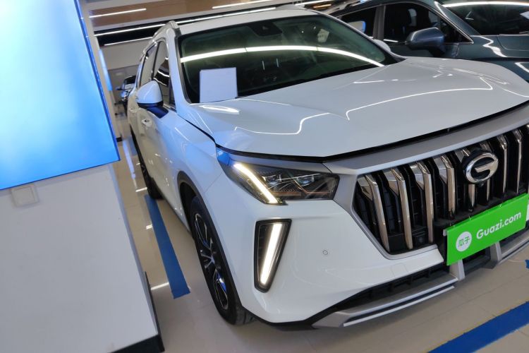 广汽传祺 传祺GS4 PLUS 2022款 390T 自动星际版车身外观3