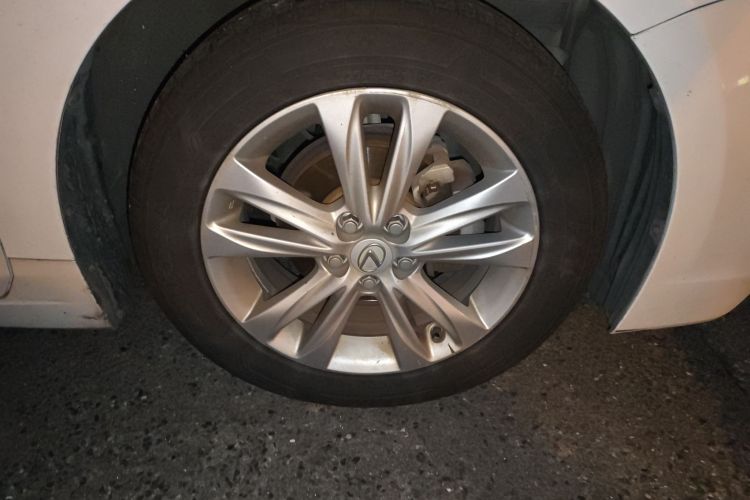 雷克萨斯CT 2014款 CT200h 精英版 单色车身外观10