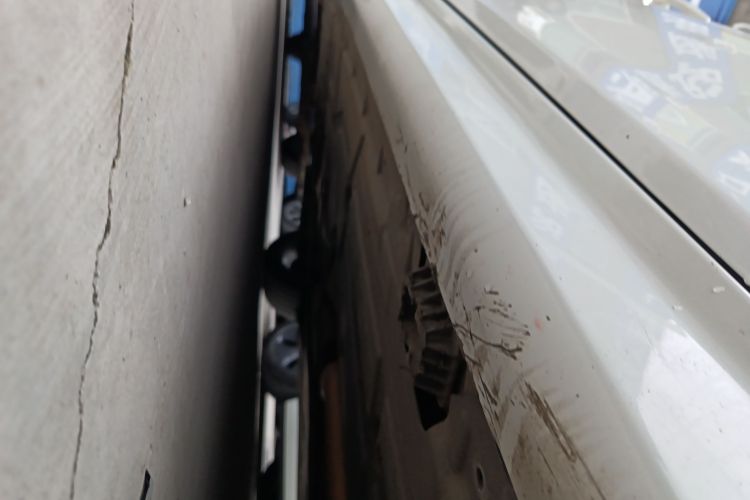 宝马3系 2018款 320Li 领先型M运动套装局部细节9001