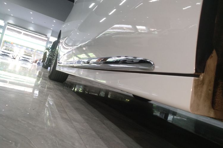 岚图汽车 岚图梦想家 2025款 PHEV 四驱尊贵鲲鹏版局部细节9002